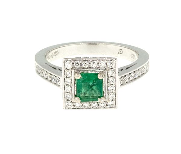 BAGUE EN OR AVEC UNE ÉMERAUDE ET DIAMANTS